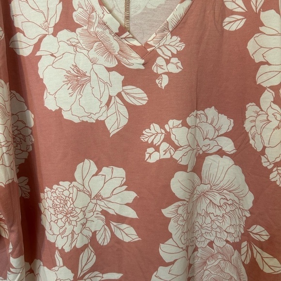 NWOT “Misia” Pink With White Floral Design Knit Top - Picture 3 of 6